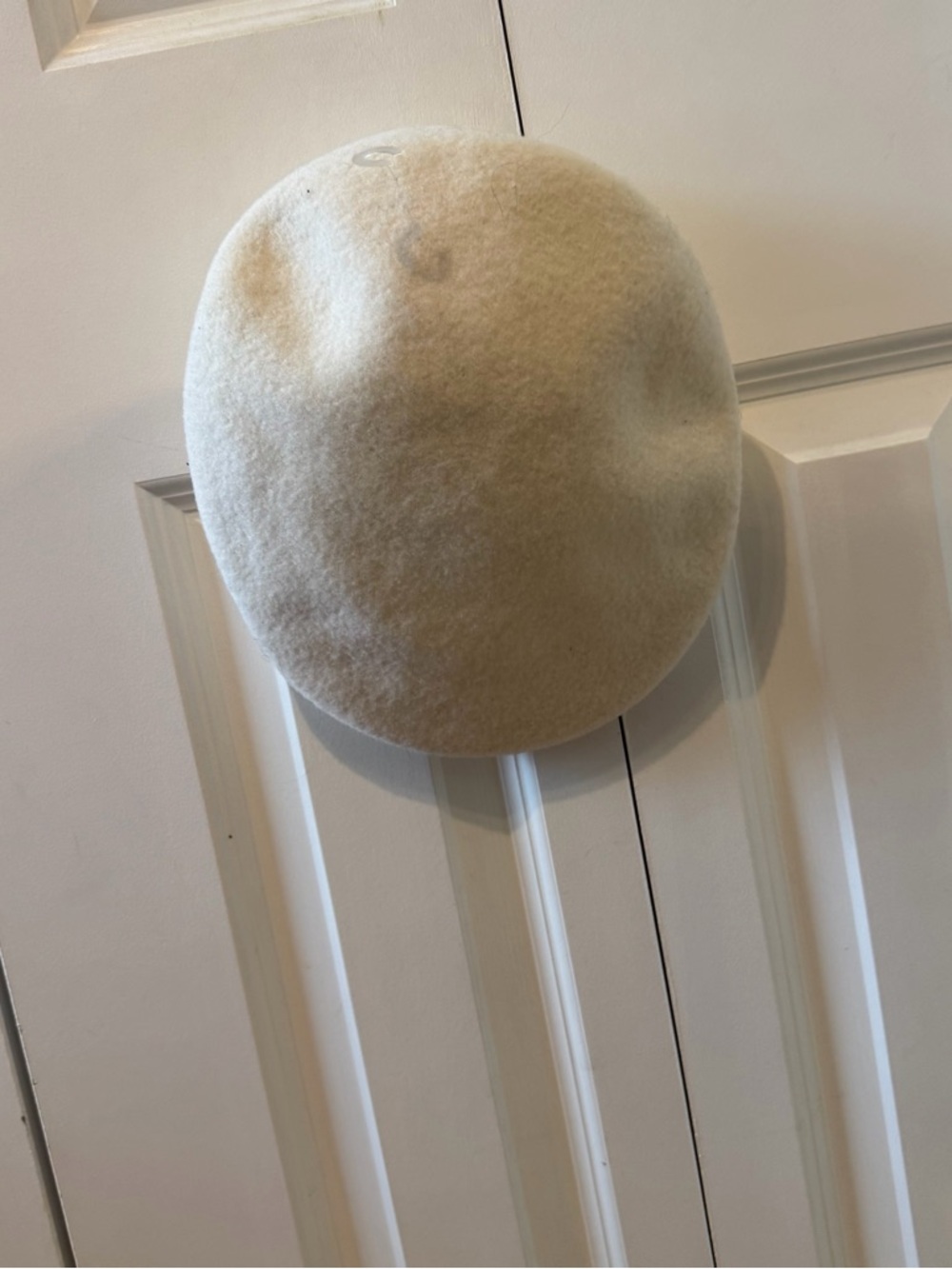 Kangol The Wool 504 is the iconic, original Kangol® Cap. - Picture 4 of 10